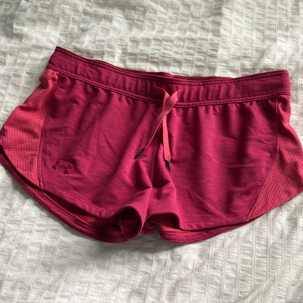 UNDER ARMOUR soft shorts